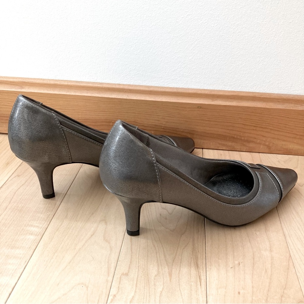 Life Stride Soft System 2.5” Heeled Pumps, Size 6M, Color- Silvery Gray - Picture 6 of 8